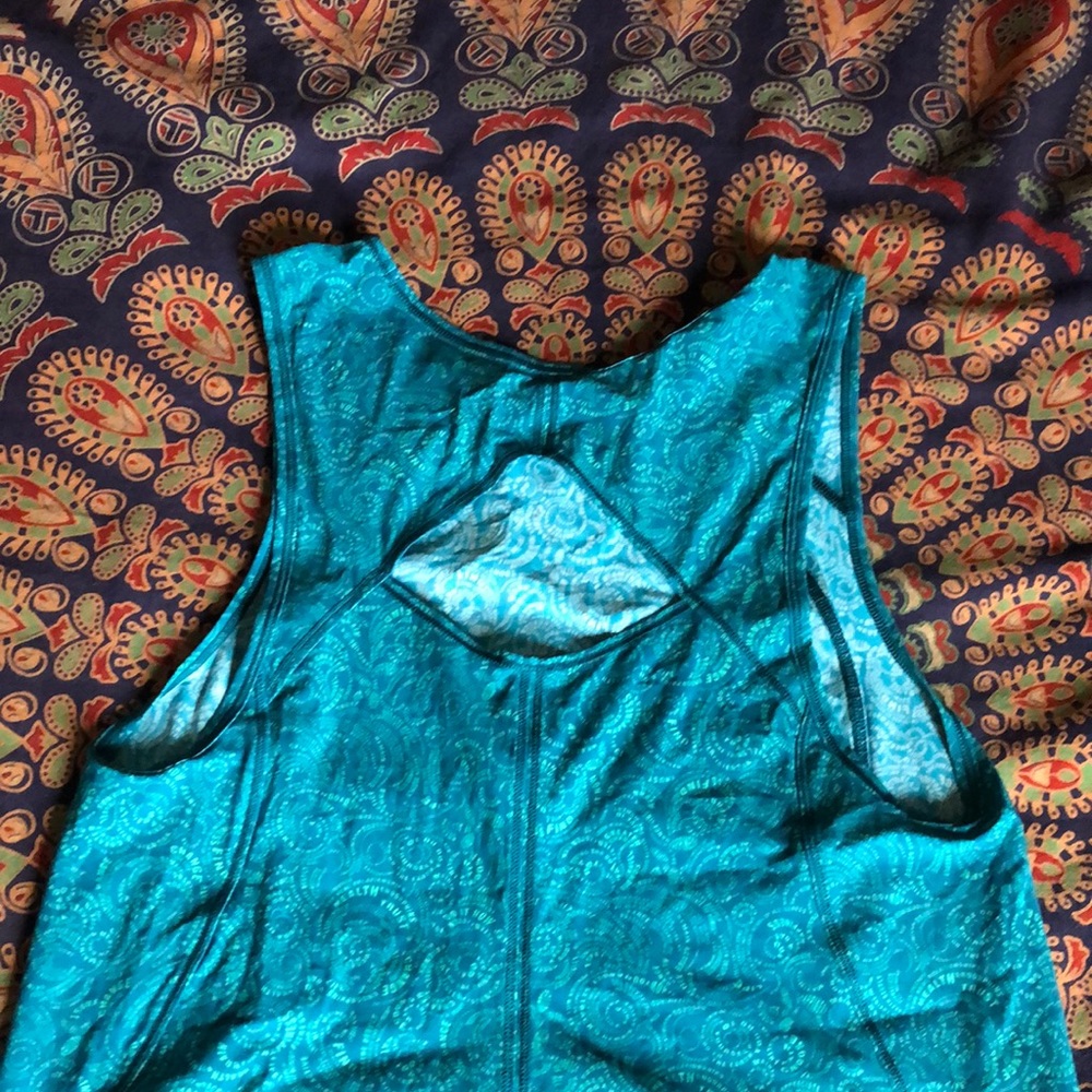 Lululemon Keyhole Muscle Tank Back - Picture 3 of 4